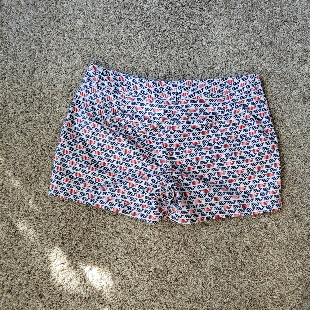 Vineyard Vines flag 🐋 print shorts 4 - Picture 3 of 7